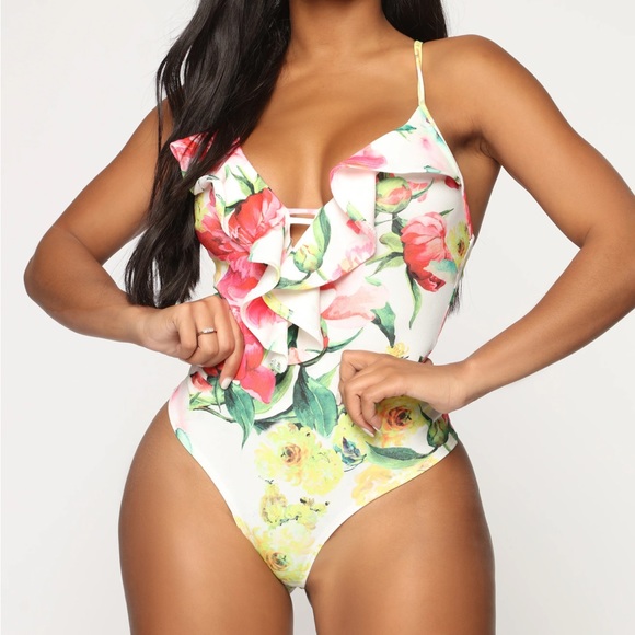 Fashion Nova Floral Bodysuit - Picture 1 of 2